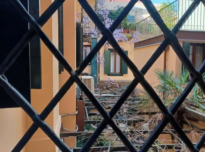 Giglio Glasshouse *